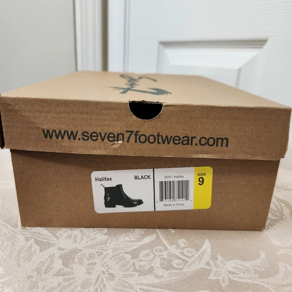 Seven7 Halifax Chelsea Boots Black Patent Shiny Rubber Rain Boots Size 9 - Picture 12 of 12